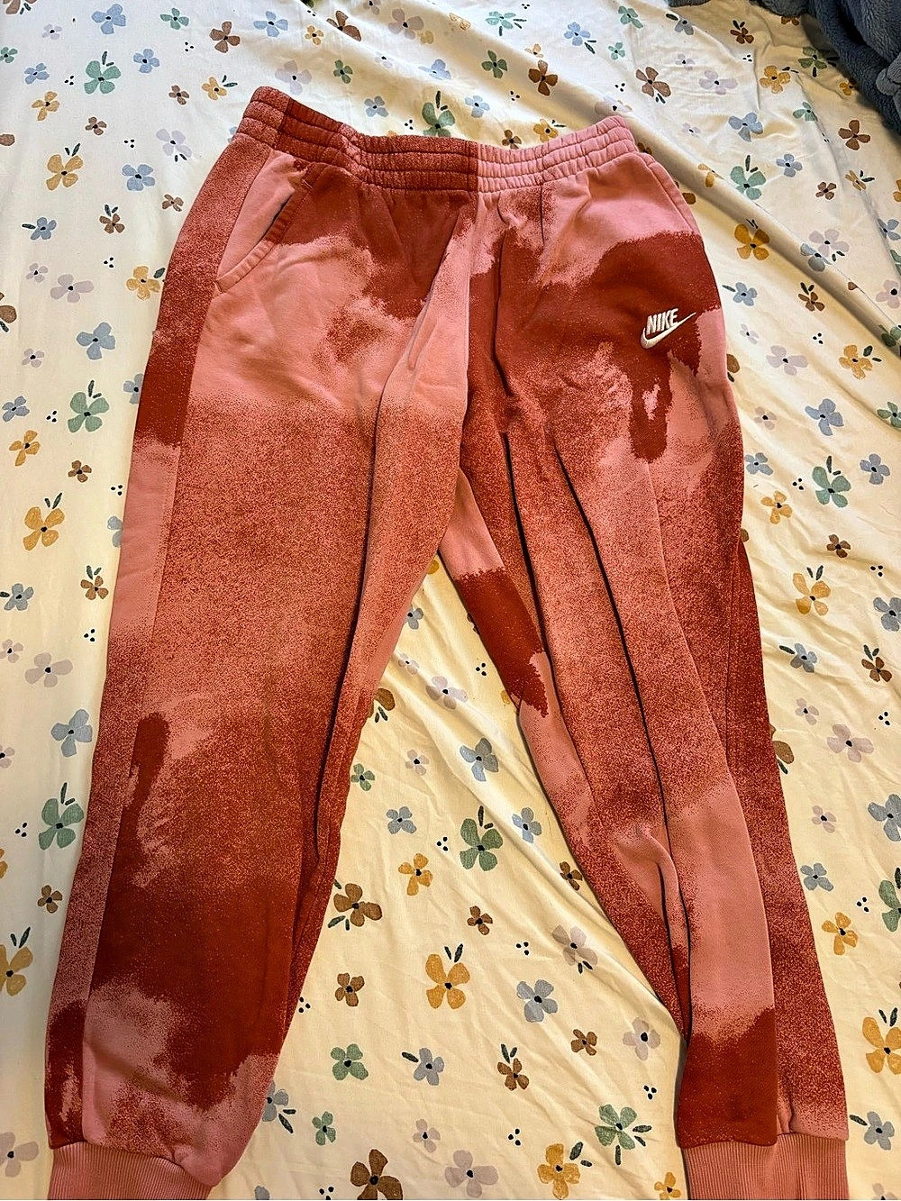 Nike Tie-Dye Joggers in Pink